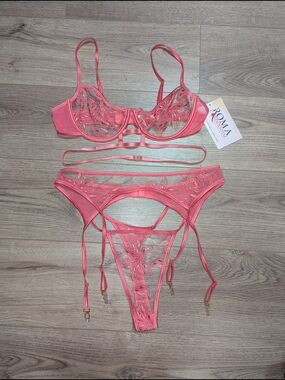 ROMA Coral Lace Bra, Panty & Garter Set